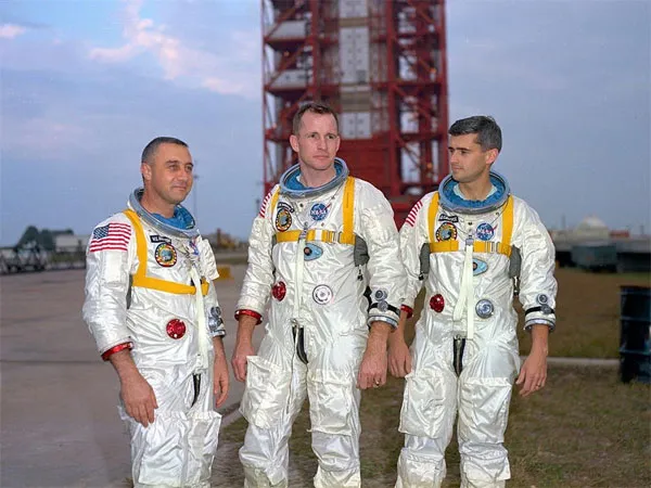 Từ trái sang phải: Grissom, White, Chaffee.