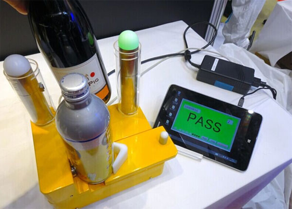 Thiết bị phát hiện bom có thể ứng dụng ở sân bay, sân vận động hay các địa điểm tổ chức sự kiện khác.