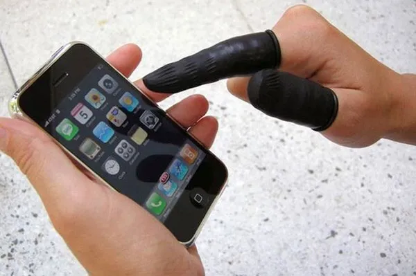 Phone fingers