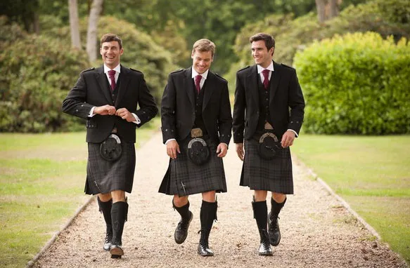 Những người đàn ông Scotland có tục lệ mặc váy, nhưng họ vẫn rất "chuẩn men"