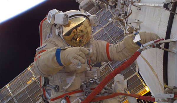 Bộ đồ mới cho phi hành gia có tên Orlan-ISS