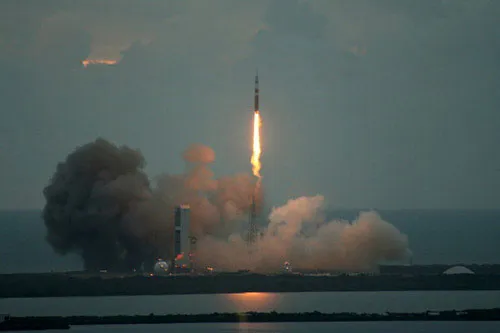 Tên lửa Delta IV được phóng đi từ căn cứ không quân Cape Canaveral.