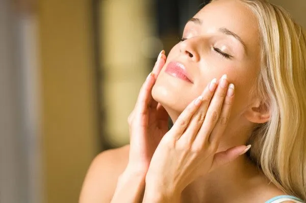 Serum dưỡng da là sản phẩm dạng lỏng