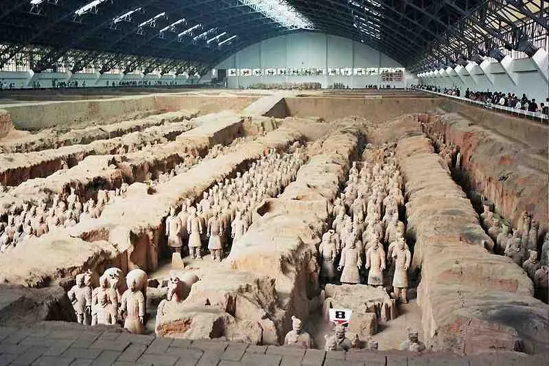 Đội quân đất nung được phát hiện trong khu mộ của Tần Thủy Hoàng