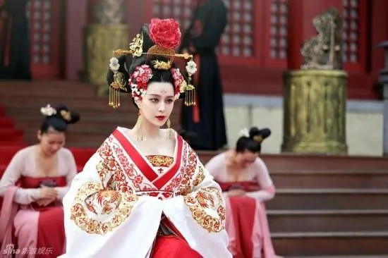 Võ Tắc Thiên tìm mọi cách để từng bước tiếm quyền.
