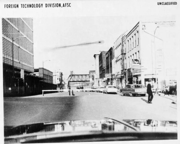 Cảnh tượng trong ảnh xảy ra vào ngày 5/4/1965 tại Omaha, bang Nebraska.