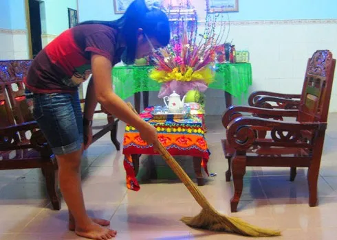 Quét nhà, hót rác là việc "đại kỵ" trong ngày Tết