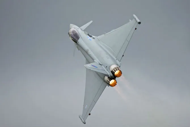 Máy bay chiến đấu Eurofighter Typhoon