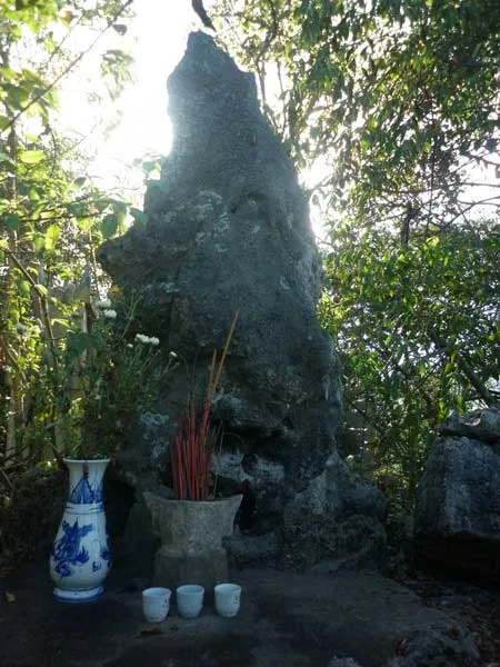 Hòn đá tự lớn