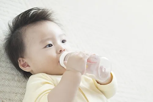 Uống nước theo nhu cầu