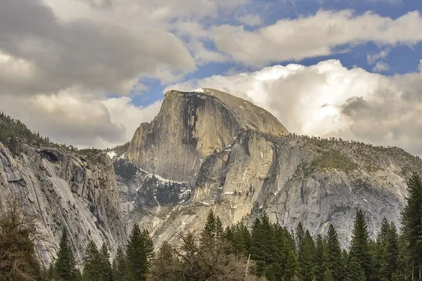 Núi Half Dome, Công viên Quốc gia Yosemite, Mỹ