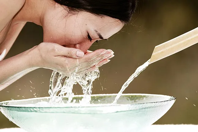 Da có thể bị kích ứng vì nước máy