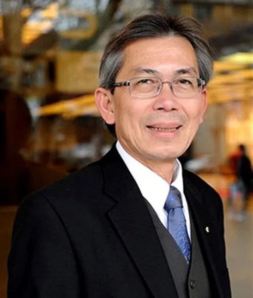 Giáo sư Nguyễn Hùng