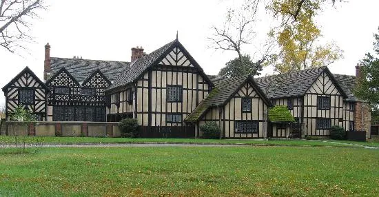 Bảo tàng Agecroft Hall – 180 tấn