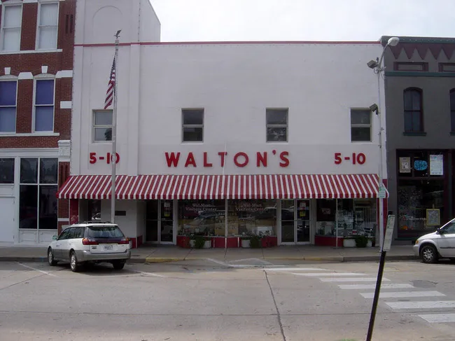 Cửa hàng Walmart đầu tiên của Mỹ năm 1962.