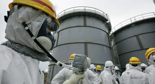 Nước nhiễm xạ ở Fukushima