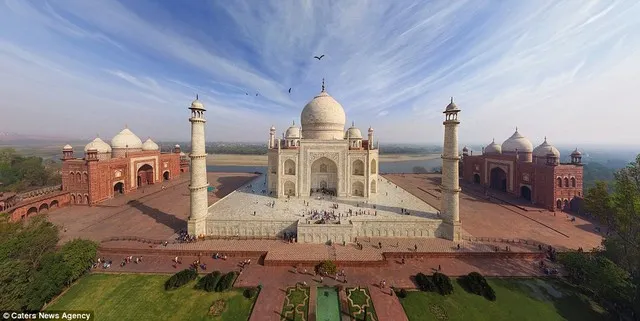 Ngôi đền Taj Mahal tại Ấn Độ.