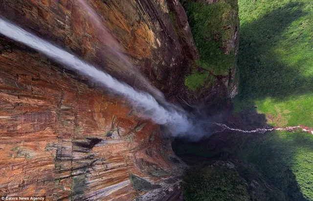 Thác nước Angel ở Venezuela.