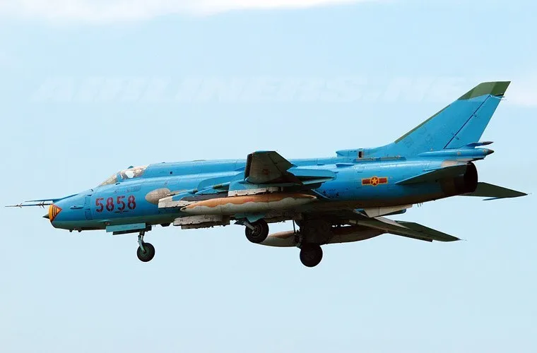 Máy bay Su-22