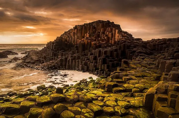 Ghềnh đá dĩa Giant’s Causeway