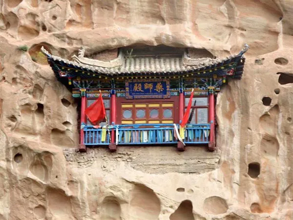 Các ngôi chùa cổ ở Matisi