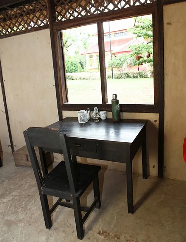 Một góc bàn làm việc của Bác