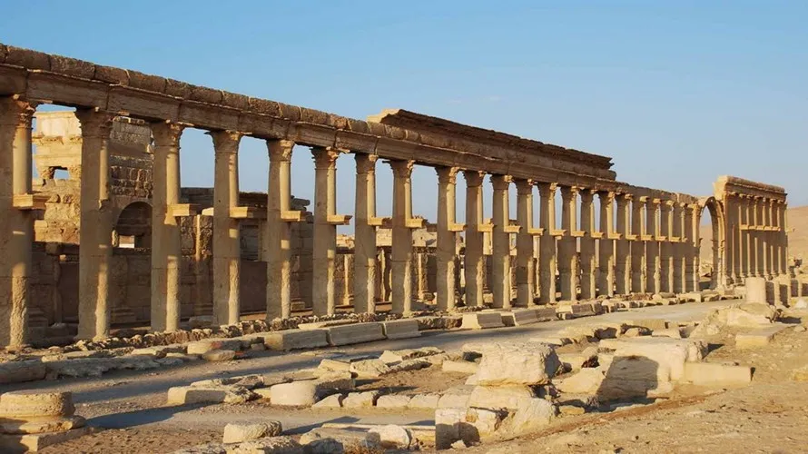 Palmyra nhiều lần bị phá hủy do các cuộc chiến tranh và chỉ còn là một ngôi làng nhỏ trên nền phế tích của thành phố cổ.