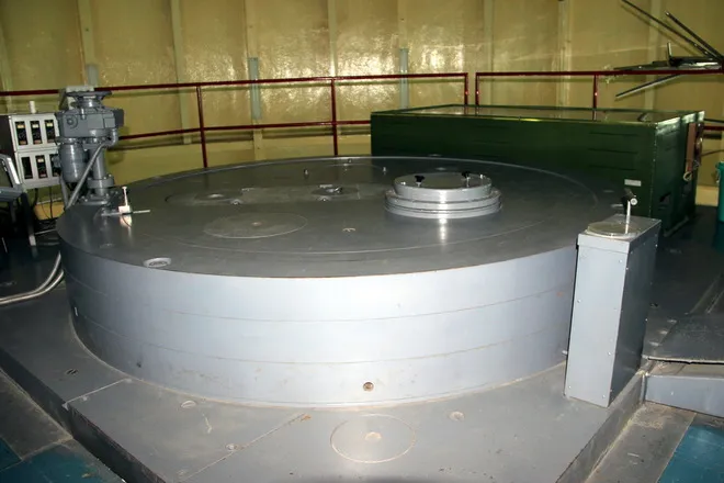 Miệng lò được đóng kín với hệ thống bảo vệ chắn chắc