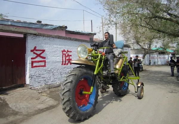 Xe máy khổng lồ