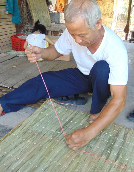 Để làm áo tơi bắt buộc phải có dây mây.