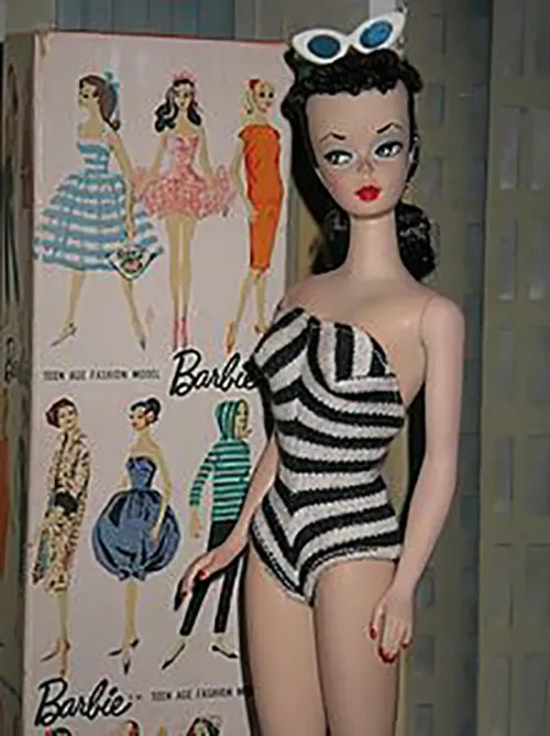 Búp bê Barbie lần đầu tiên ra mắt vào năm 1959.