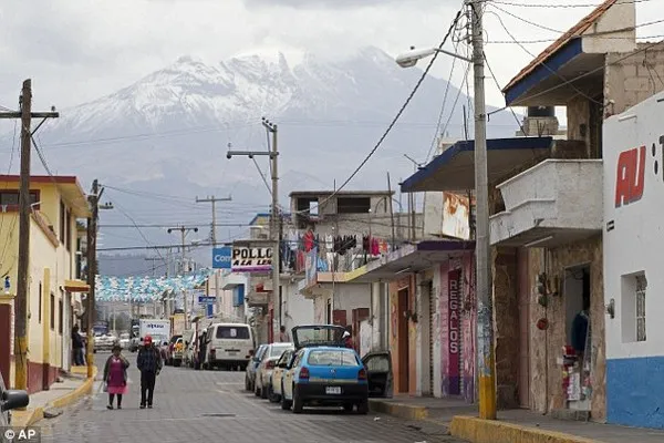 Đỉnh Pico de Orizaba nhìn từ Mexico City