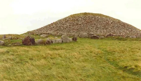Những ngôi mộ cự thạch ở Loughcrew
