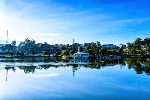 Khung cảnh thơ mộng ở Hồ Xuân Hương