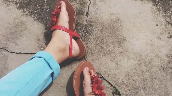 Sandals đế bằng