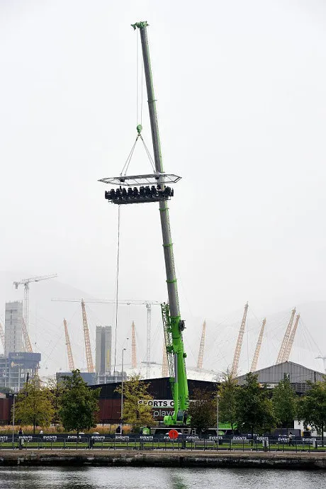 Ăn tối ở độ cao 100ft tại bến cảng Canary, London