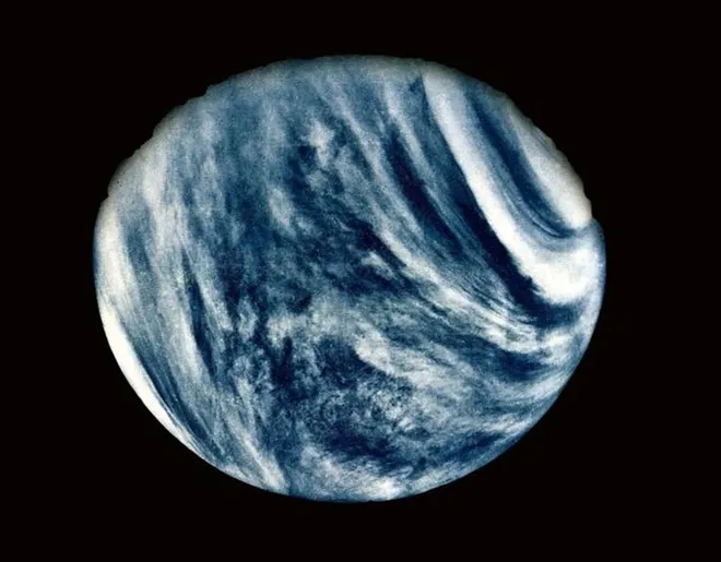 Bức ảnh đầu tiên về sao Kim do Tàu thăm dò Mariner 10 chụp ngày 5/2/1974.
