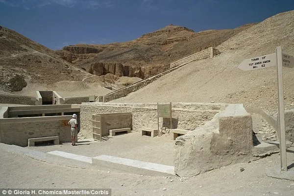 Lối vào lăng mộ vua Tutankhamun