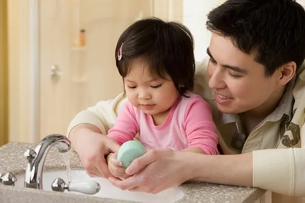 Rửa tay trước và sau khi ăn