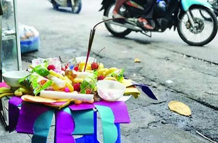 Phong tục truyền thống