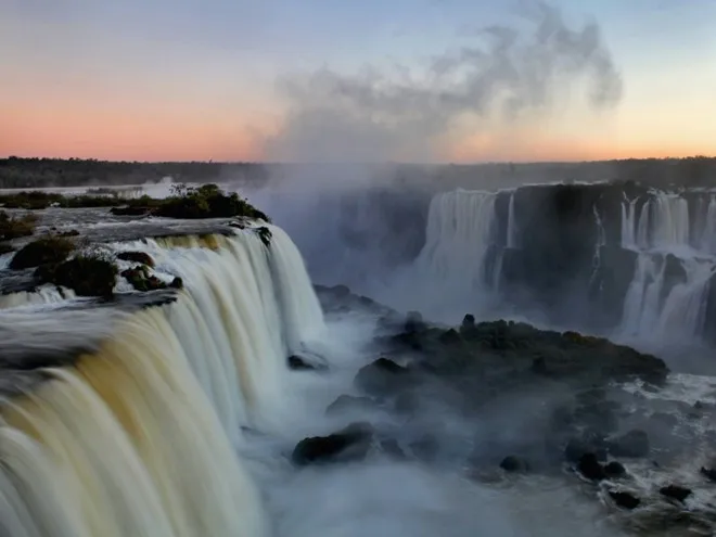 Thác Iguazú Falls, Brazil