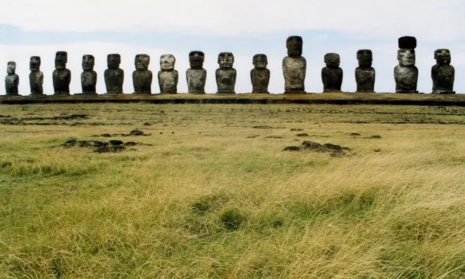 Tượng đầu người ở Rano Raraku