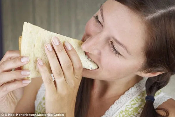 Đoán tính cách của bạn qua cách ăn pizza