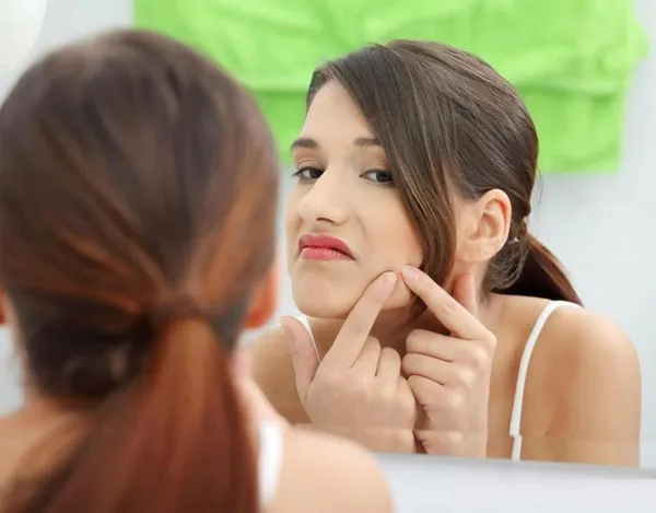 Nặn mụn có thể gây chết người hay không?