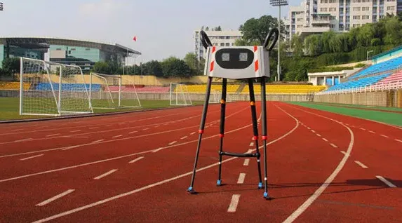 Robot Trung Quốc lập kỷ lục đi bộ xa nhất thế giới