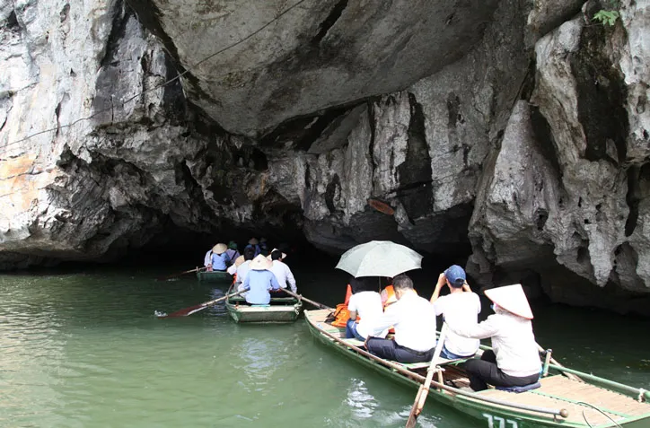 Hang tối