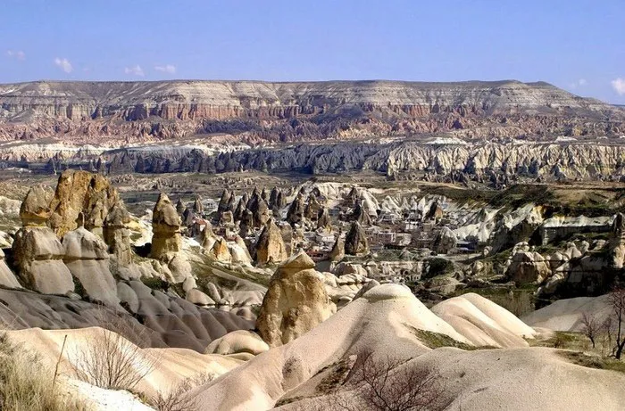 Khu núi đá Cappadocia