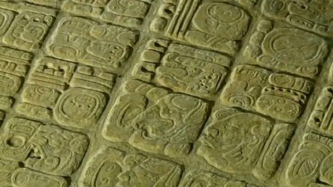 Bảng chữ đá cổ hé lộ bí ẩn về nền văn minh Maya ở Guatemala.