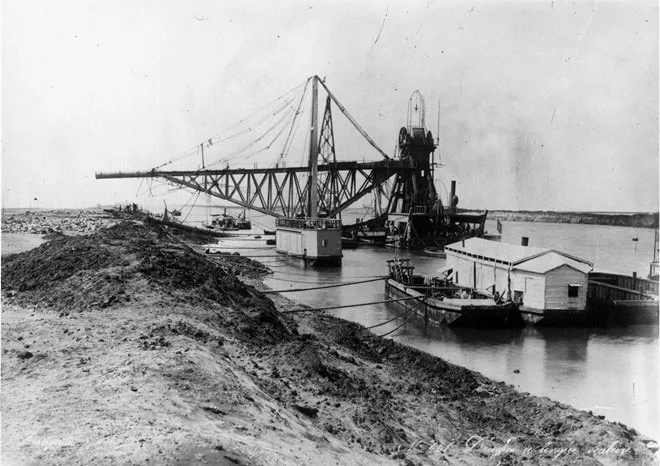Dự án phải dừng lại sau khi Tổng trấn Ismail Pasha đột ngột cấm việc sử dụng lao động ép buộc vào năm 1863.