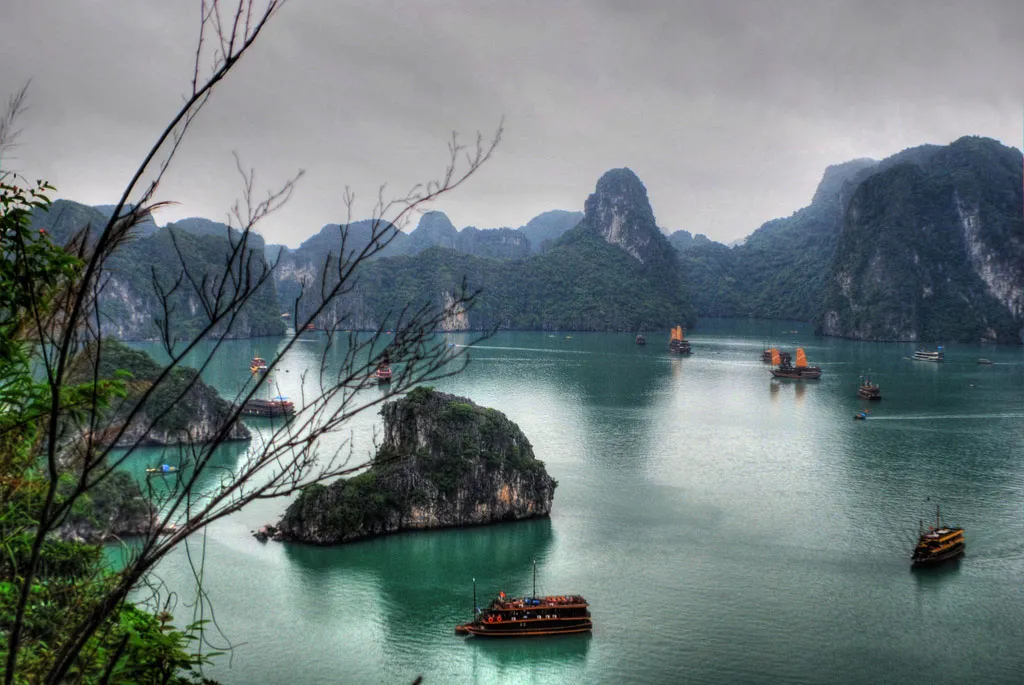 Vịnh Hạ Long, Việt Nam